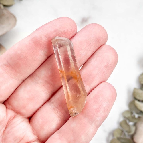 Кварц с гематитом 