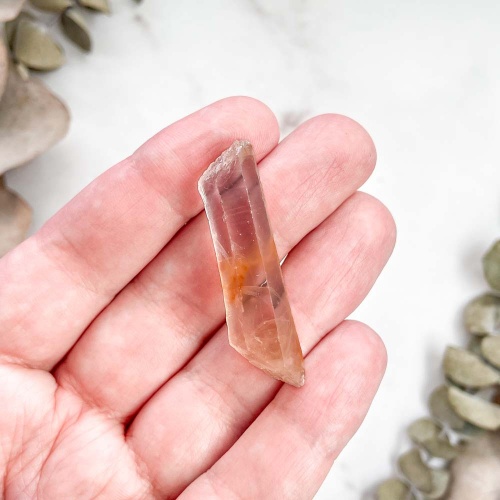 Кварц с гематитом 