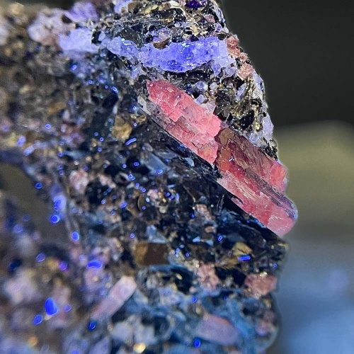 Кианит +УФ, альмандин, биотит