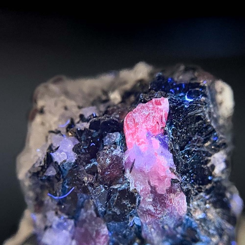 Кианит +УФ, альмандин, биотит