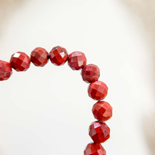 Чокер из яшмы красной (огранка)