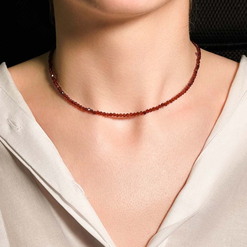 Чокер из гессонита (огранка)