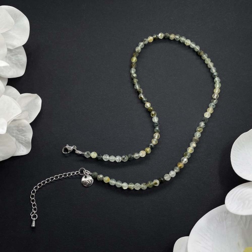 Чокер из пренита с эпидотом (огранка)