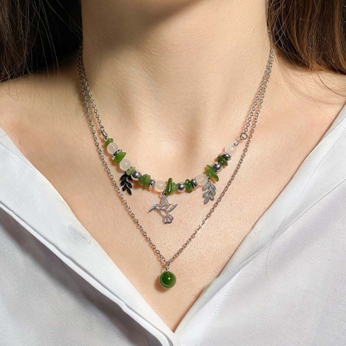 Колье из нефрита и лунного камня с геметином