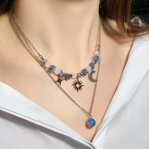 Колье из кианита и лунного камня с геметином