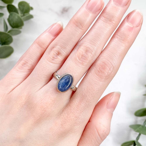 Кольцо с кианитом