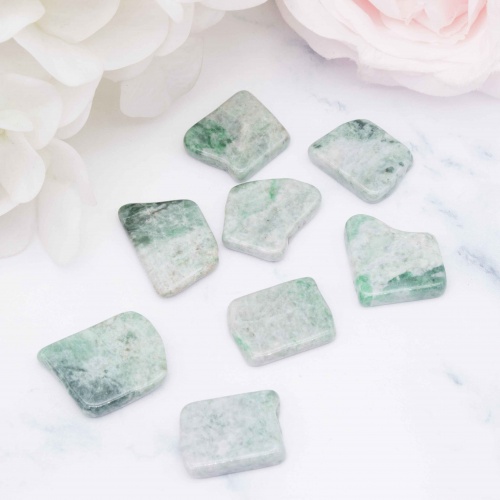 Жадеит 3х2 см