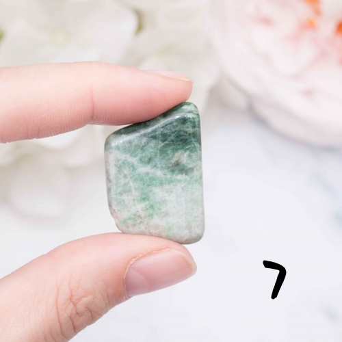 Жадеит 3х2 см