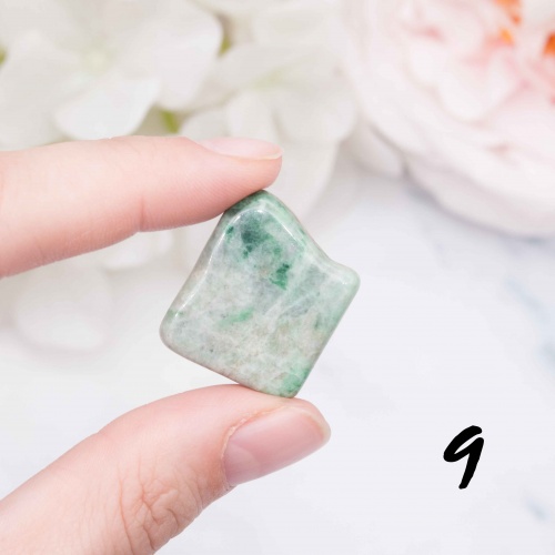 Жадеит 3х2 см