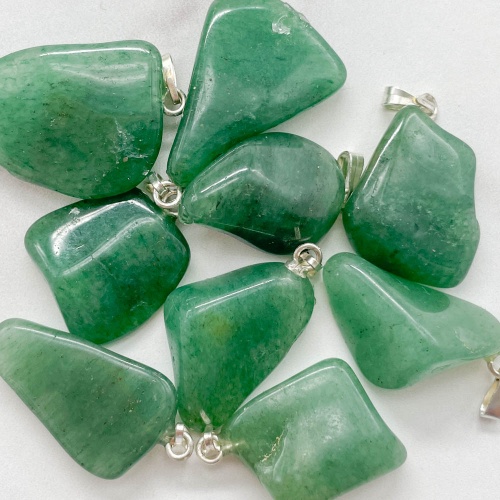 Кулон из зелёного авантюрина