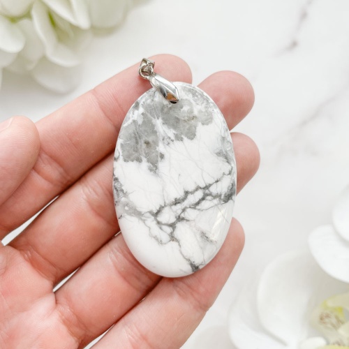 Кулон из магнезита