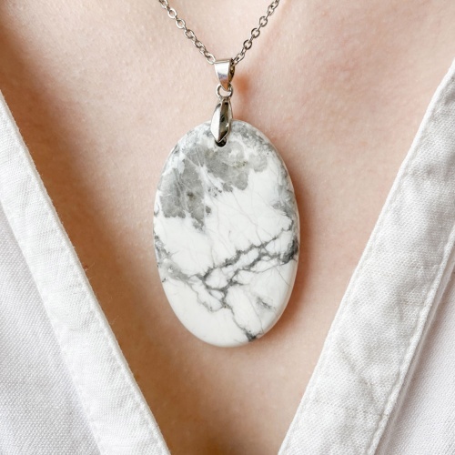 Кулон из магнезита