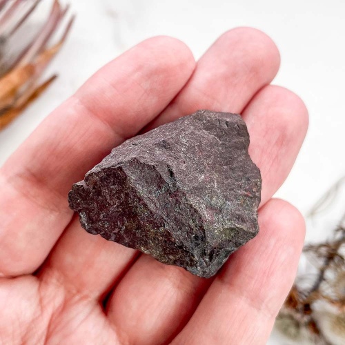 Эпидот с пьемонтитом (Кровь дракона)