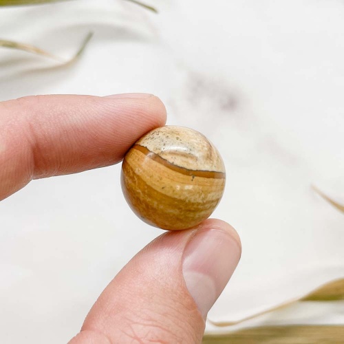 Шар из известняка пейзажного