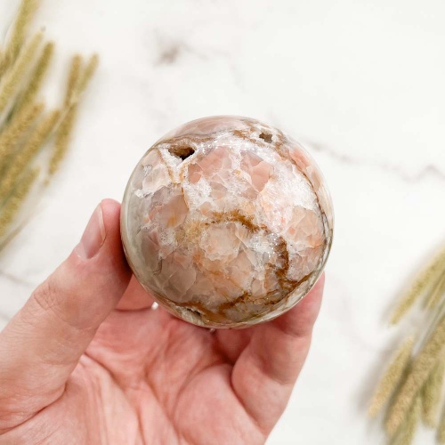 Шар из опала-халцедона