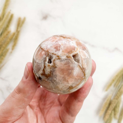 Шар из опала-халцедона