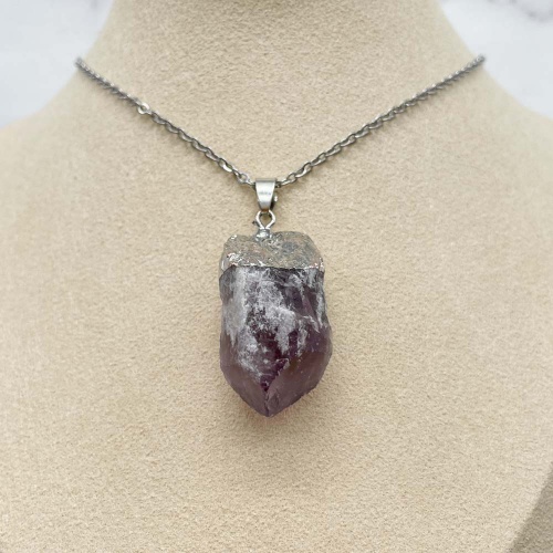 Кулон из аметиста фантомного