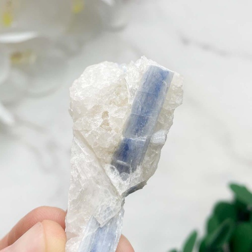 Кианит в кварце