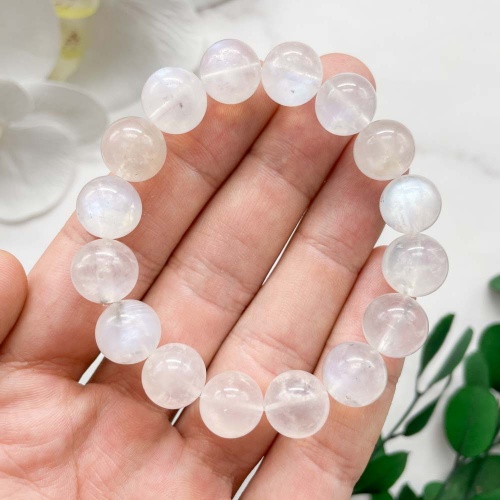 Браслет из лунного камня