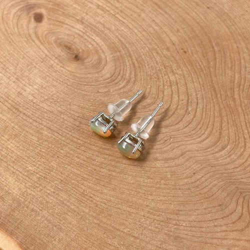 Пусеты из опала благородного