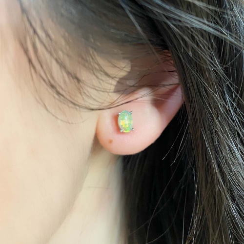 Пусеты из опала благородного