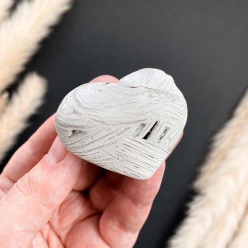 Сердце из псевдоморфозы халцедона