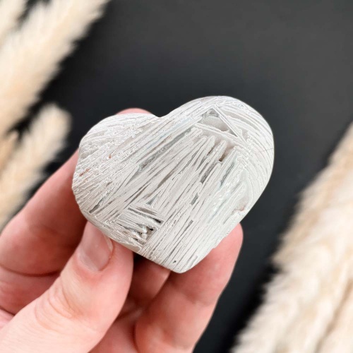 Сердце из псевдоморфозы халцедона