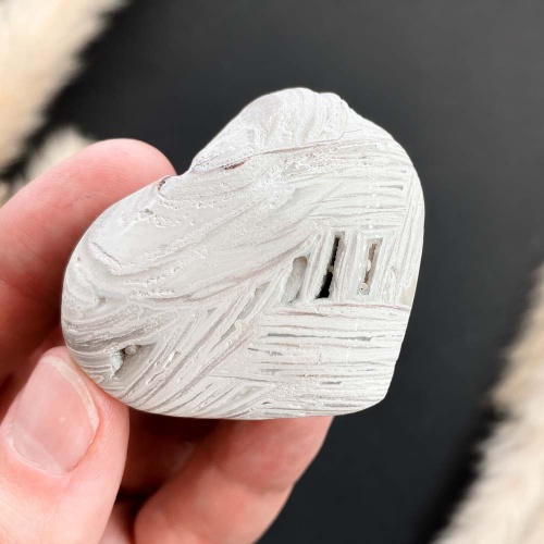 Сердце из псевдоморфозы халцедона