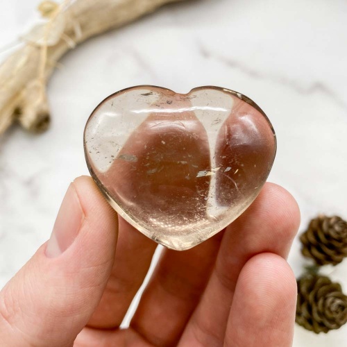 Сердце из кварца дымчатого (облученного) "раухтопаза"