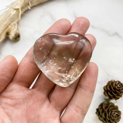 Сердце из кварца дымчатого (облученного) "раухтопаза"