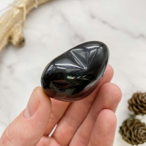 Сердце из обсидиана серебристого
