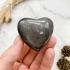 Сердце из обсидиана серебристого
