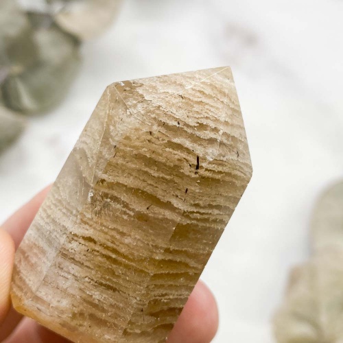 Столбик из кварца с включениями