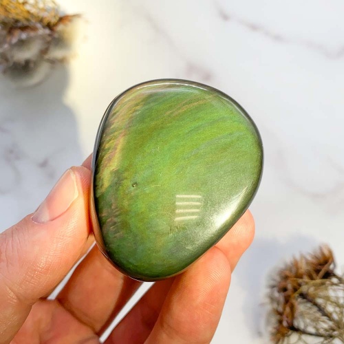 Фигурка звезда из обсидиана радужного