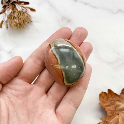 Яшма полихромная