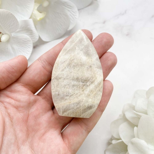 Столбик из лунного камня