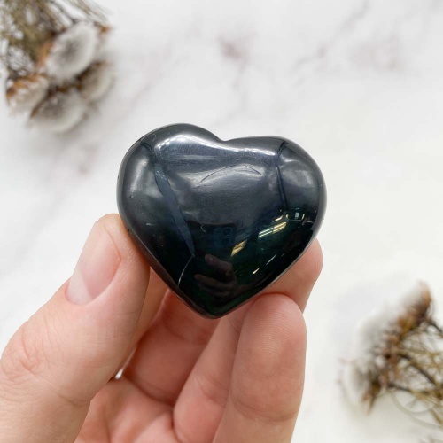 Сердце из обсидиана радужного