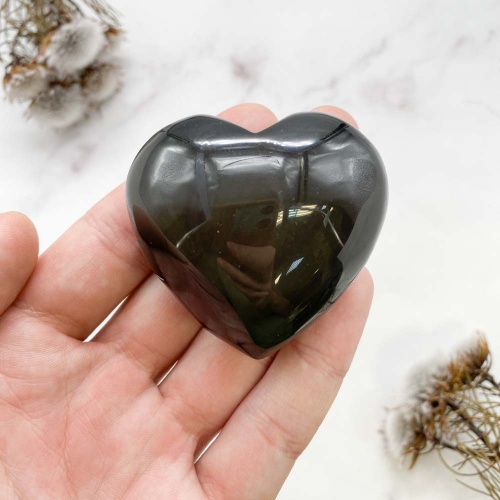 Сердце из обсидиана радужного