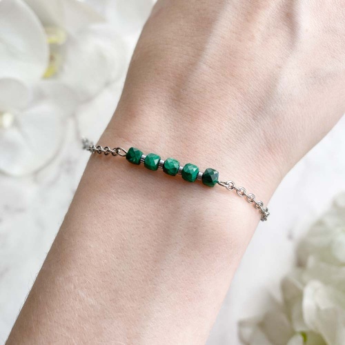 Браслет из малахита (огранка с фурнитурой)