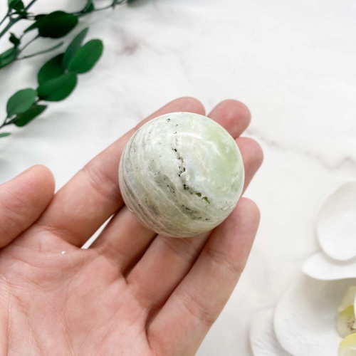 Шар из кальцита карибского