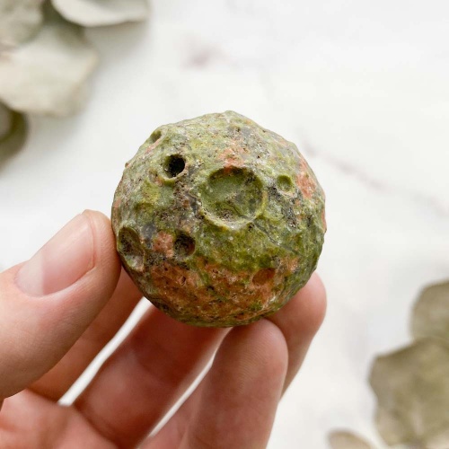 Шар луна из унакита