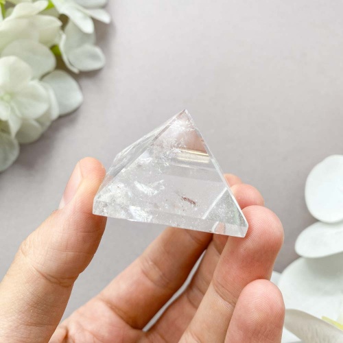 Пирамида из горного хрусталя