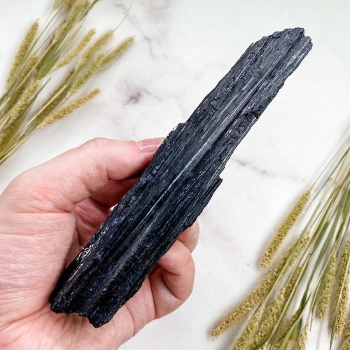 Шерл (черный турмалин)