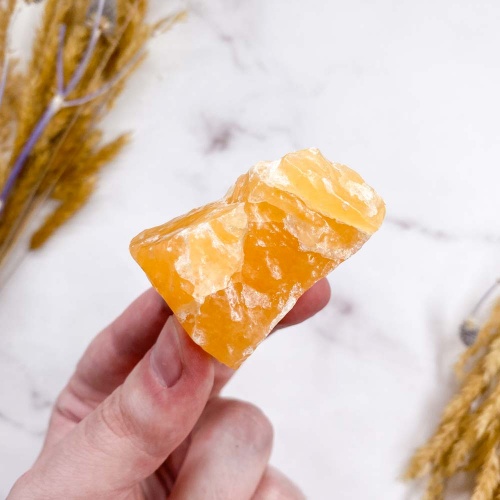 Кальцит золотистый 