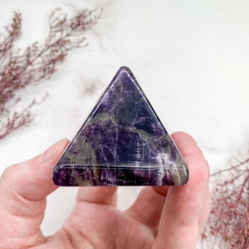 Пирамида из аметиста