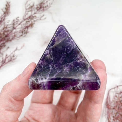 Пирамида из аметиста