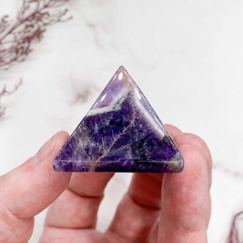 Пирамида из аметиста