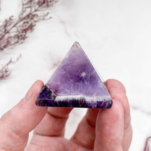 Пирамида из аметиста