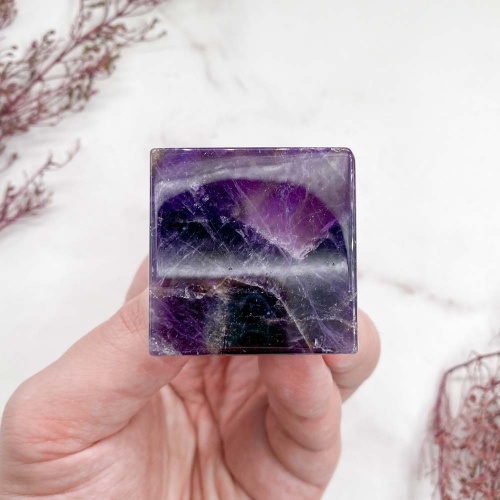 Пирамида из аметиста