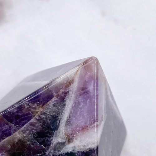 Пирамида из аметиста